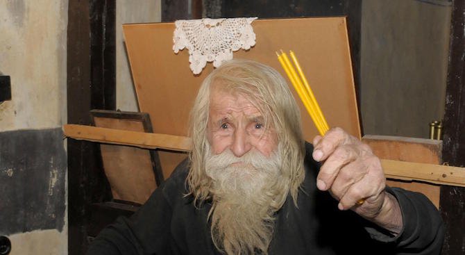Добре Димитров Добрев, известен като Дядо Добри, почина днес на