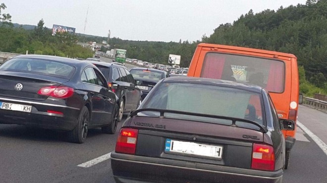 Катастрофа блокира движението на магистрала Тракия. Инцидентът е станал преди