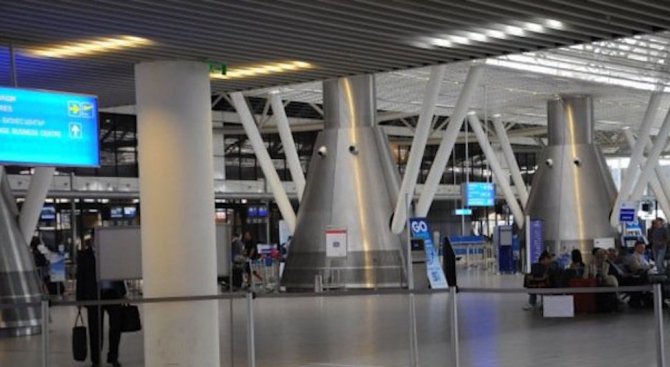 И двата терминала на Летище София бяха евакуирани за малко