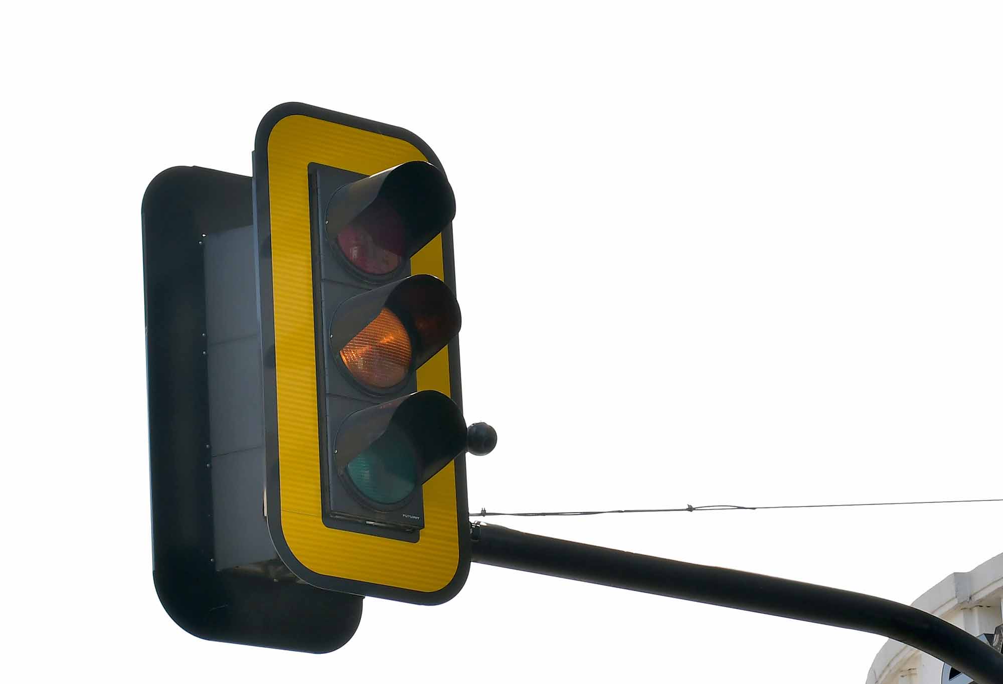 Мият стъклата ви на светофара – отнасяте глоба  Това предвижда новата Наредба