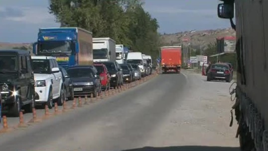 Над 100 000 български шофьори може да останат без