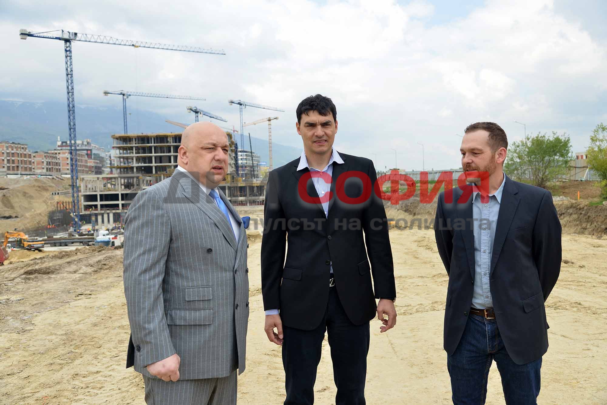 Министърът на младежта и спорта Красен Кралев посети строежа на новата