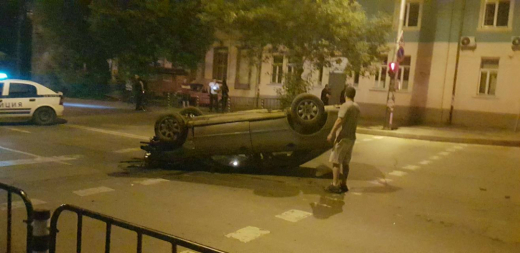 Зрелищни снимки от катастрофа в София тази нощ бяха публикувани