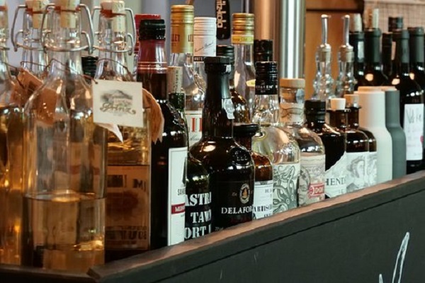 Колко калории се крият в алкохола  Европейският парламент предлага алкохолните напитки
