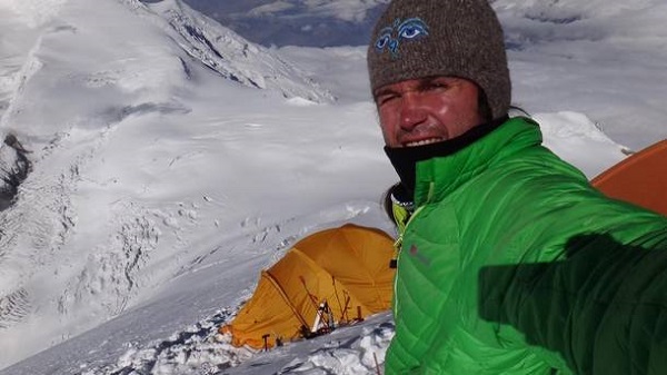 Алпинистът Атанас Скатов който снощи се завърна от Хималаите определи