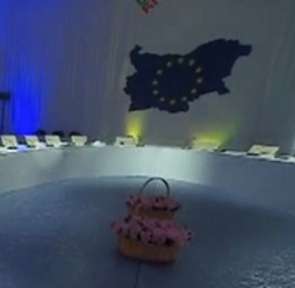 Залата в която ще вечерят европейските лидери които са у