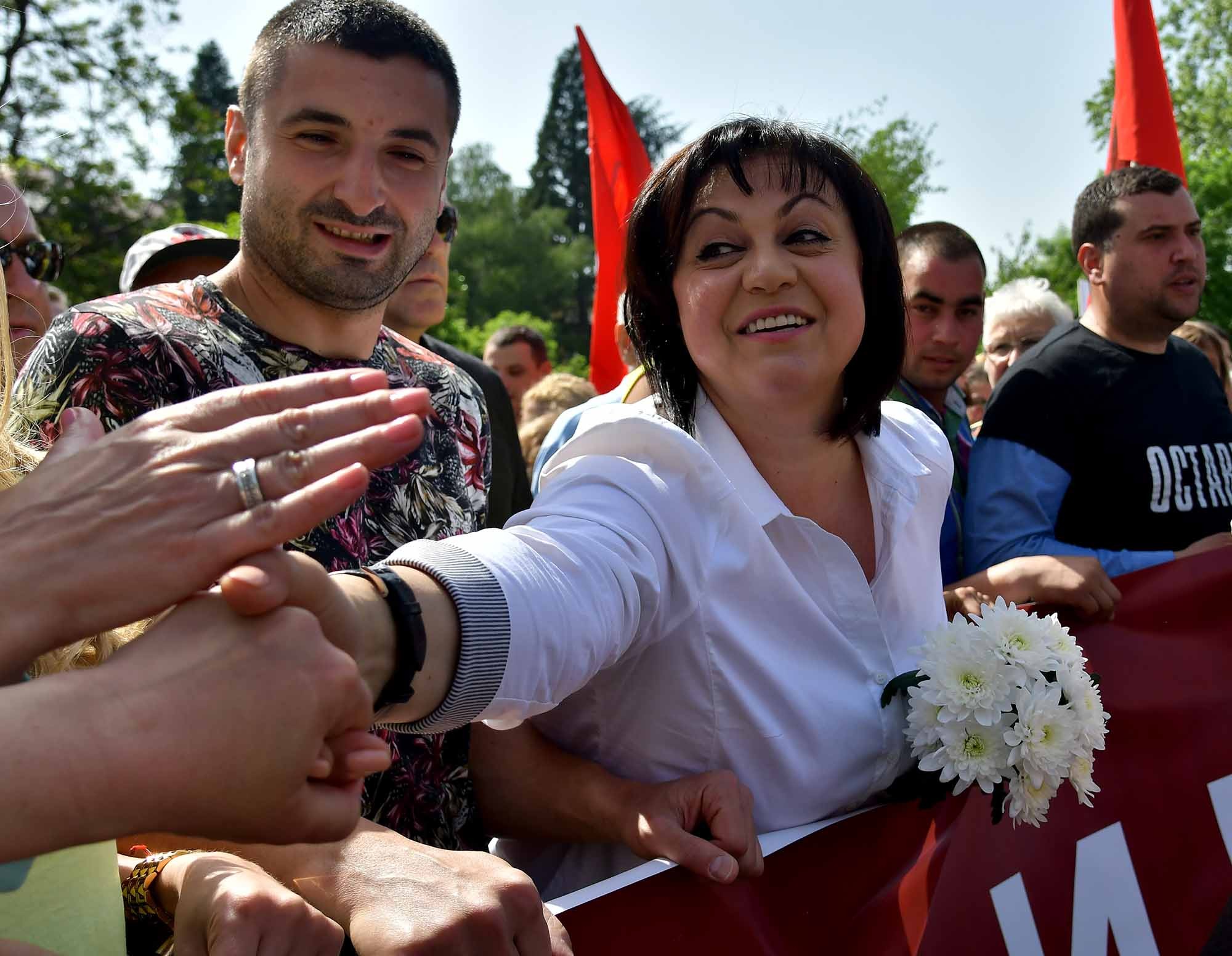 Лидерът на БСП Корнелия Нинова поиска оставката на правителството по