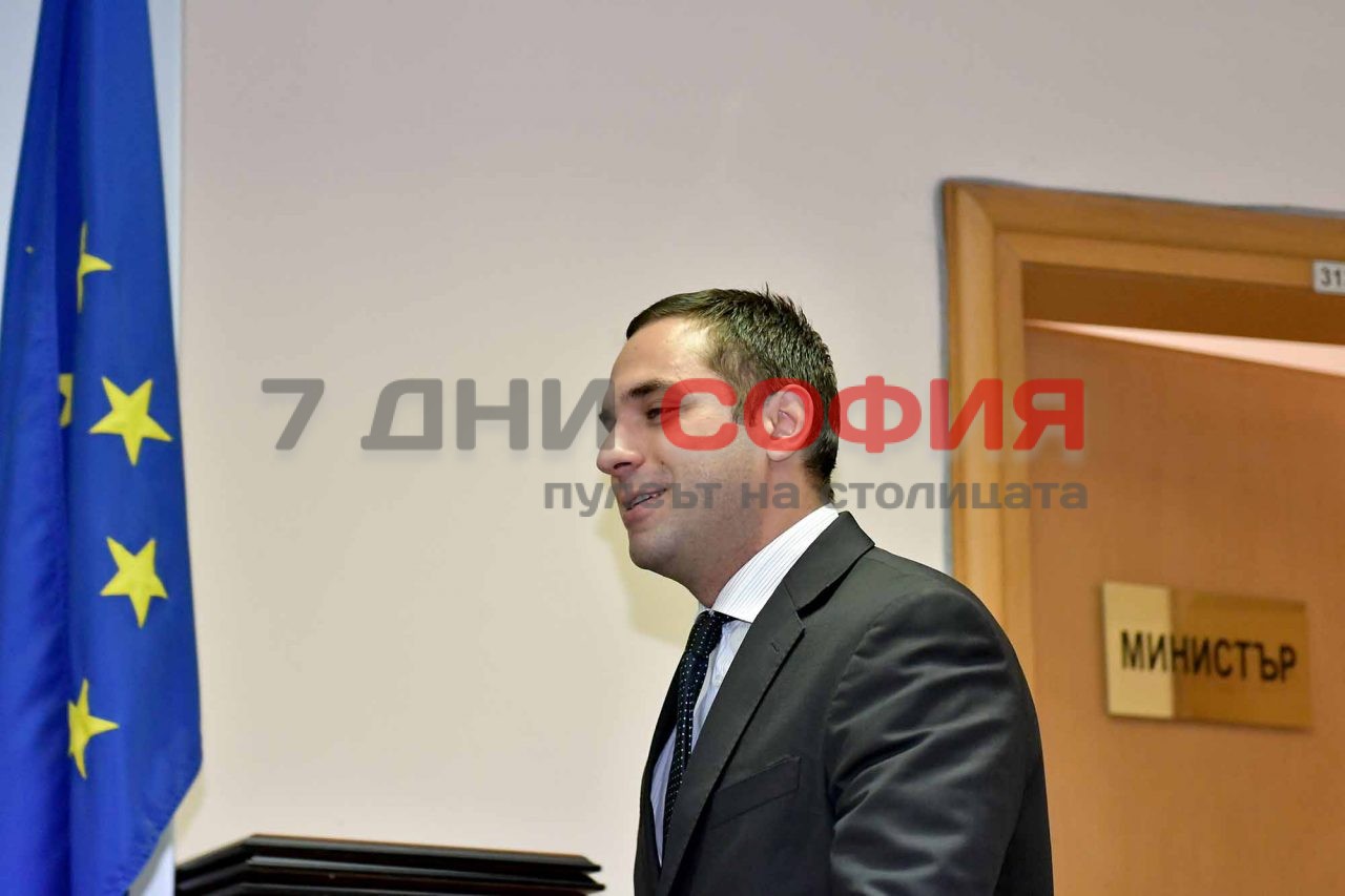 Министър Емил Караниколов (4)