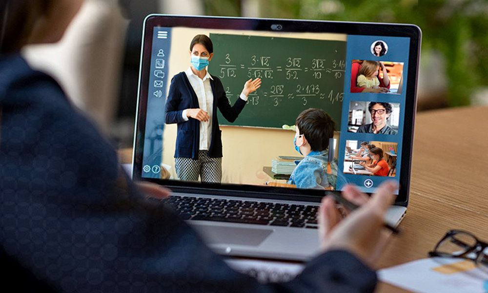 Онлайн-образование-лаптоп-учител.jpg